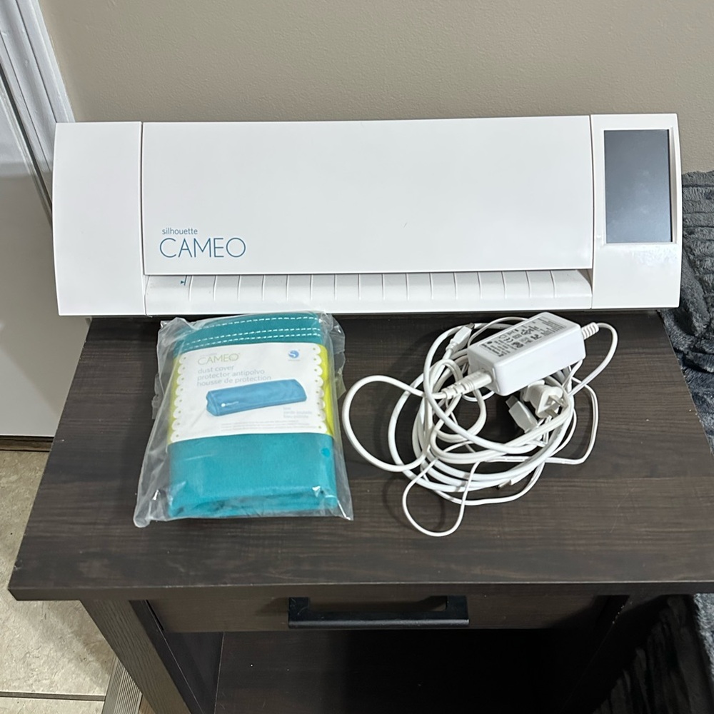 Silhouette Cameo White Cutting Machine with Brand New cover